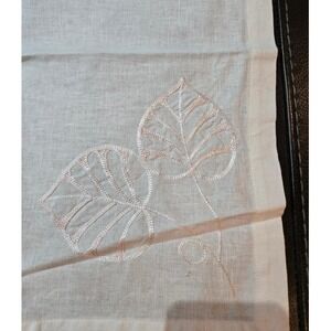 Unbranded Pale Pink Embroidered Leaf Tabletop Cover Excellent Vintage Linen